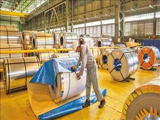 چگونه حجم تولید، پاشنه آشیل صنعت شد؟