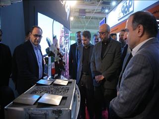 بازدید قائم‌مقام مدیرعامل شرکت سرمایه‌گذاری غدیر از غرفه شرکت فولاد غدیر نی‌ریز در نمایشگاه متافو