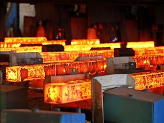 هشدار OECD: مازاد تولید فولاد به ۷۲۱ میلیون تن می‌رسد؛ چین مقصر اصلی آشوب بازار