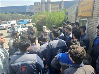 مدیرعامل آهن و فولاد ارفع پای صحبت کارگران نشست